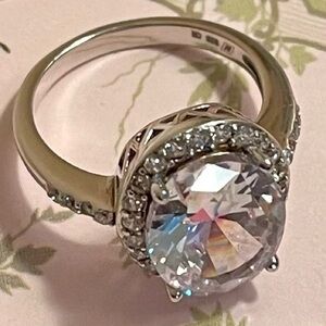 CUBIC ZIRCONIA OVAL STONE FULL HALO RING SIZE 6